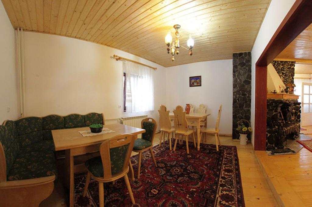 Pensiunea Flori De Camp Vatra Dornei Quarto foto