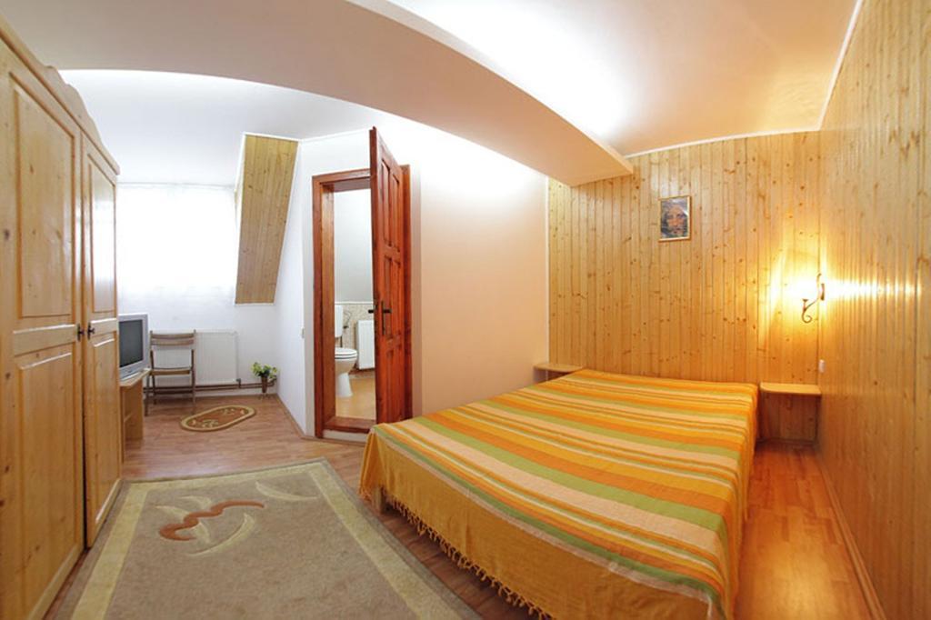 Pensiunea Flori De Camp Vatra Dornei Quarto foto